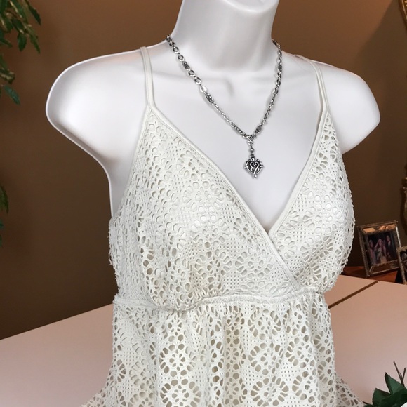 🌸EXPRESS V NECK CREAM LACE CROCHET TOP SIZE LARGE - Picture 8 of 16